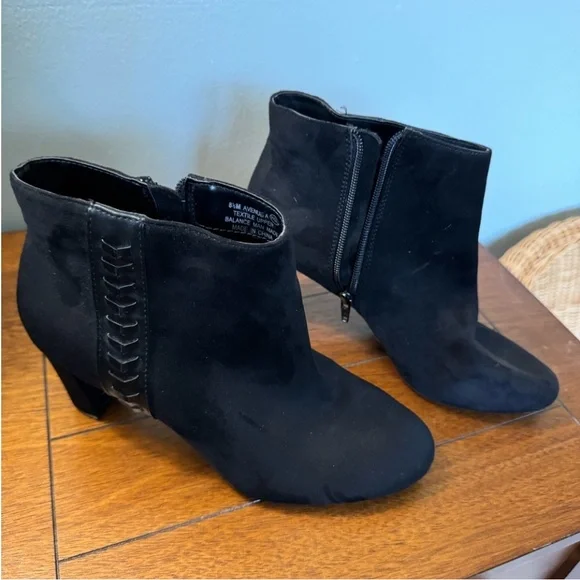 ☔️ AEROSOLES Black Ankle Boots - Picture 6 of 7
